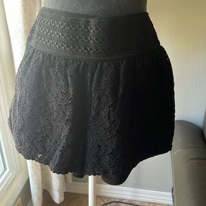Women’s Maurice’s Black Eyelet Lace Black Shorts Size Medium